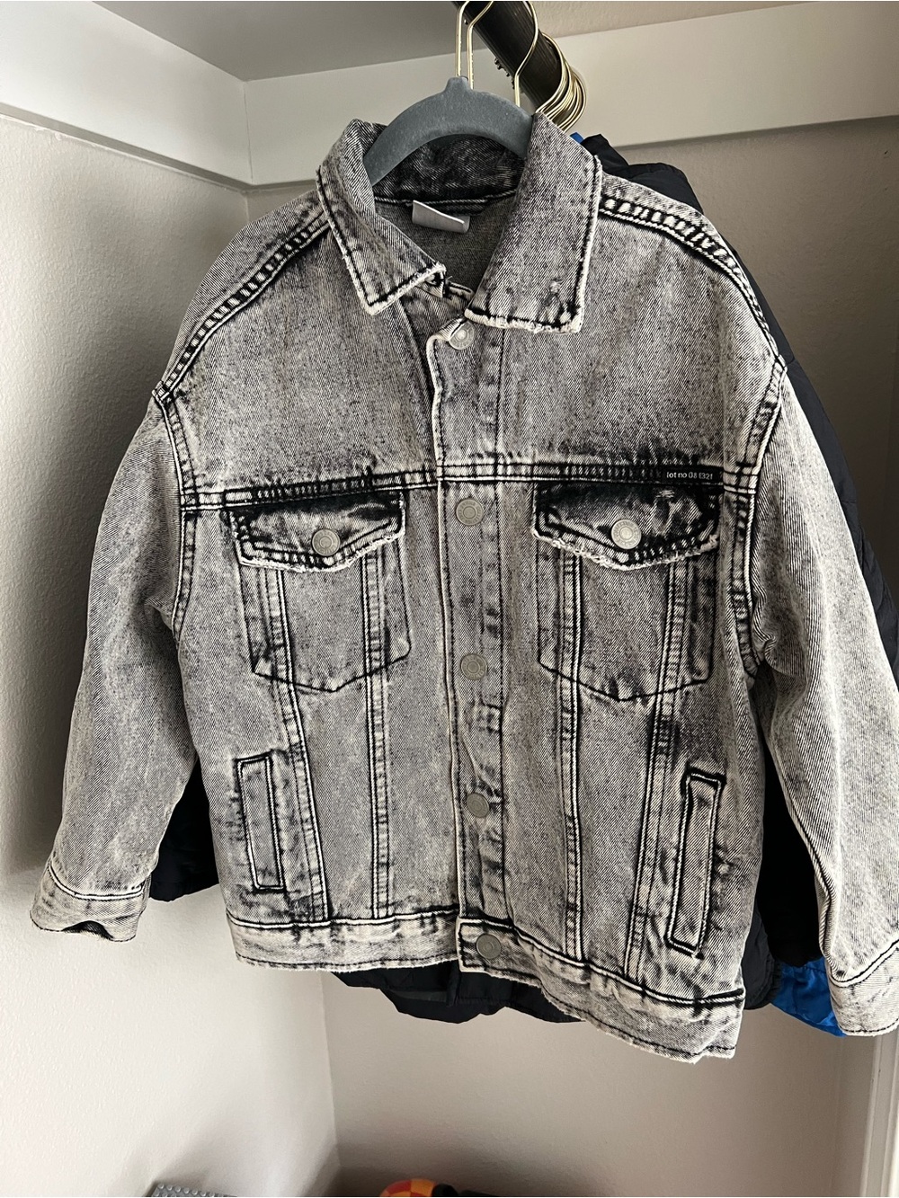 Basic black denim jacket - Picture 2 of 2
